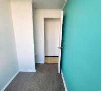 dormitorio con closet