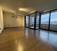 Living grande e iluminado