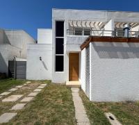 Fachada principal de la casa