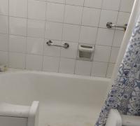 1 BAÑO COMPLETO BASTANTE AMPLIO