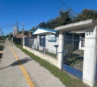 Frente una de las propiedades del lote