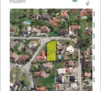 Sitio 930 m2 (vista aérea/ sombreado en verde)
