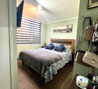 Amplio dormitorio principal, con dos closet y baño en suite.