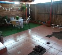 Antejardín y estacionamiento