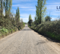 entrada por camino público L-673