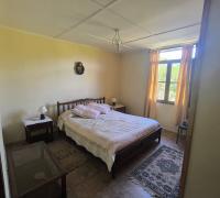 domritorio uno con cama matrimonial y clóset