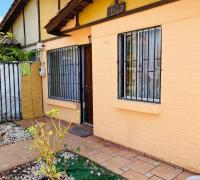 Fachada y antejardin