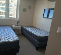 Espacios que se adaptan a ti. 🏠 El segundo dormitorio cuenta con su propio clóset integrado, ideal para asegurar el orden y la comodidad de todos los integrantes del hogar