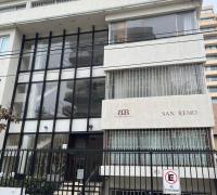 Acceso Principal al Edificio