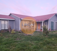 amplia propiedad de un piso de construcción