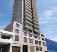 Amplio departamento ubicado en el corazón de la ciudad. Construcción sólida y moderna.