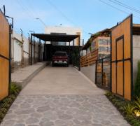 ESTACIONAMIENTO PARA TRES VEHICULOS GRANDES