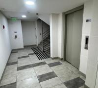 Pasillo y ascensor