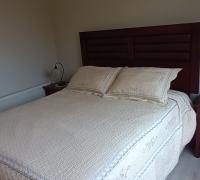 CAMA DE 2 PLAZAS CON HERMOSA ROPA DE CAMA 