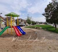 Plaza y Juegos infantiles del Condominio
