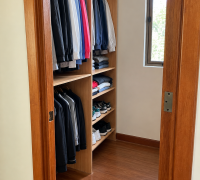 Walk-in Closet 2