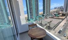 Terraza para disfrutar de la vista de la cuidad y del mar 