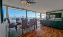 Espacioso comedor integrado, ideal para compartir en familia con gran luminosidad natural.