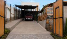 ESTACIONAMIENTO PARA TRES VEHICULOS GRANDES
