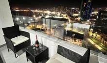 Hermosa vista nocturna de la ciudad