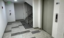 Pasillo y ascensor