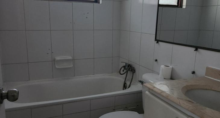 baño en suite con grifería nueva 