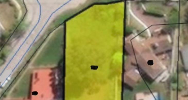 Sitio 930 m2 (vista aérea/ sombreado en verde)