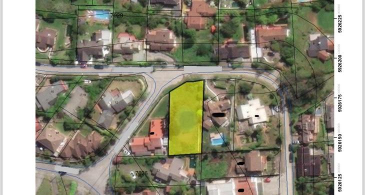 Sitio 930 m2 (vista aérea/ sombreado en verde)