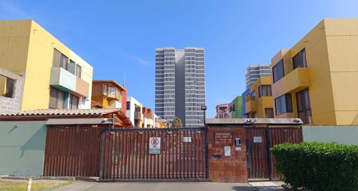 Entrada al condominio
