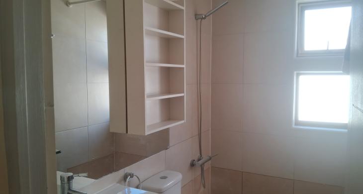 baño del dormitorio grande 