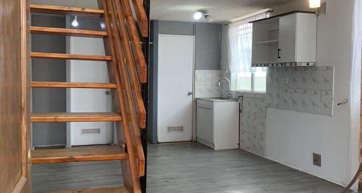  Luminoso primer piso que integra living–comedor, cocina de concepto abierto, baño completo y área de logia.