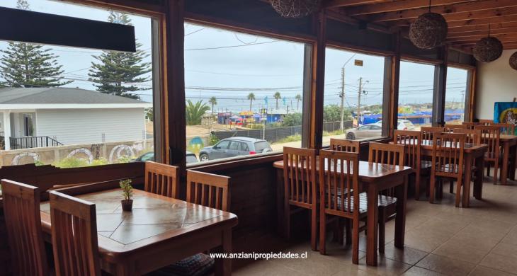 Comedor vista al mar 