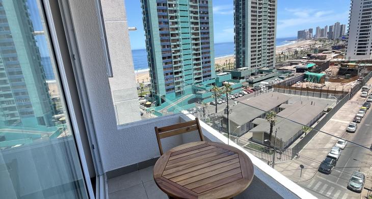 Terraza para disfrutar de la vista de la cuidad y del mar 