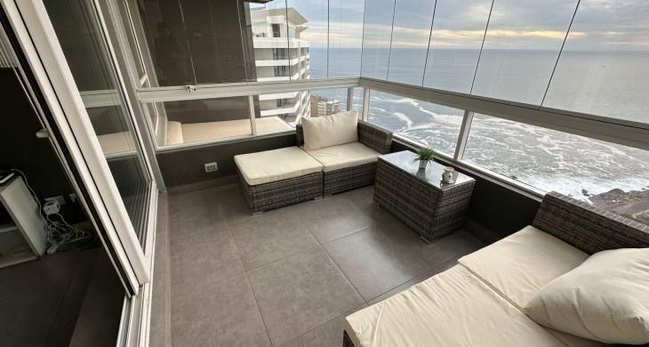 Tu propio 'patio' en las alturas: un sector abierto ideal para disfrutar el aire libre y el sol de Concón.