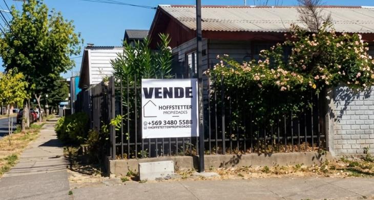 Casa de esquina cautin con colima excelente ubicación con locomocon a la puerta sitio amplio ideal para inversion la superficie del terreno permite la construccion de otra vivienda o local comercial por si visibilidad 