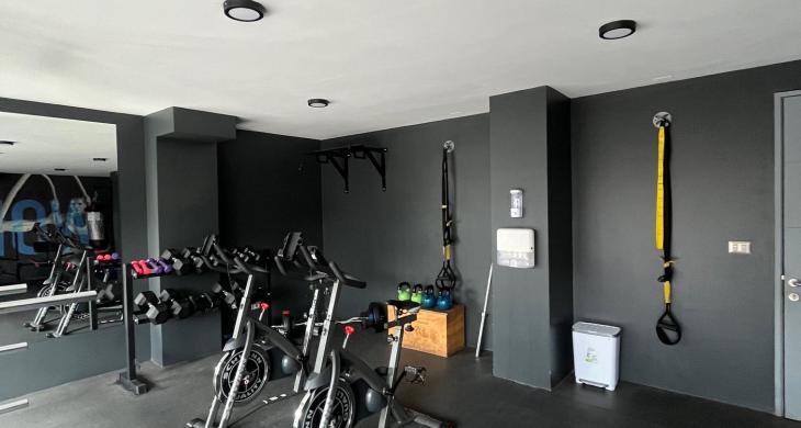 Gimnasio completamente equipado