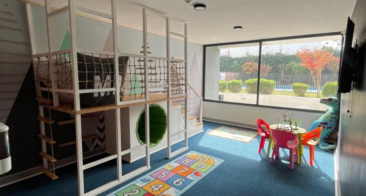 Salon de Juegos infantiles, completamente equipado