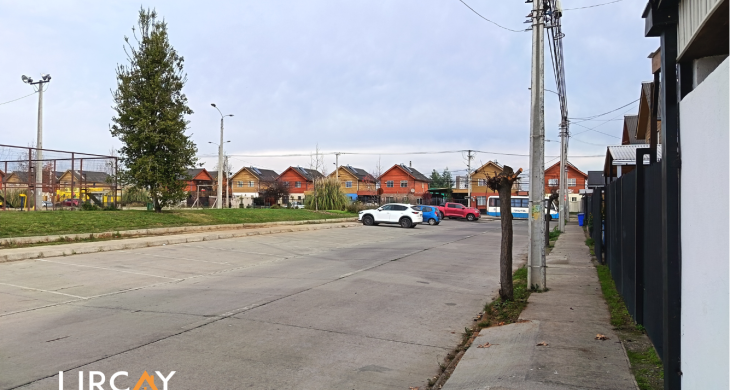 Plazoleta frente a la casa