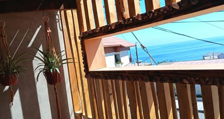 TERRAZA DE LA AHBITACION EN SUITE IDEAL PARA TENER UN ESPACIO DE LECTURA CALMO Y RELAJADOR
