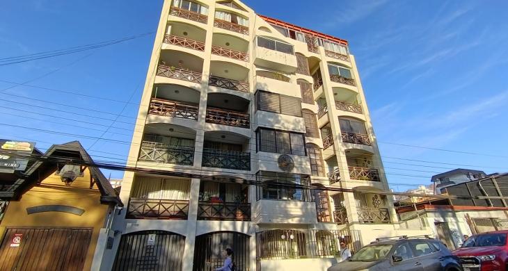 SOLIDA ESTRUCTURA QUE HA PERMITIDO UNA ALTA SEGURIDAD PARA LOS RESISTENTES DURANTE MOVIMIENTOS TELURICOS EN LA REGIOS. CERCANO A UNA AMPLIA PLAZA BACARIA, CEBTROS DE SALUD, SUPERMERCADO, EXCLUSIVOS RESTAURANTES ENTRE OTROS. INMEJORABLE CONECTIVIDAD. ES U