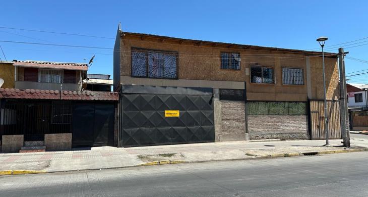casa esquina por fuera