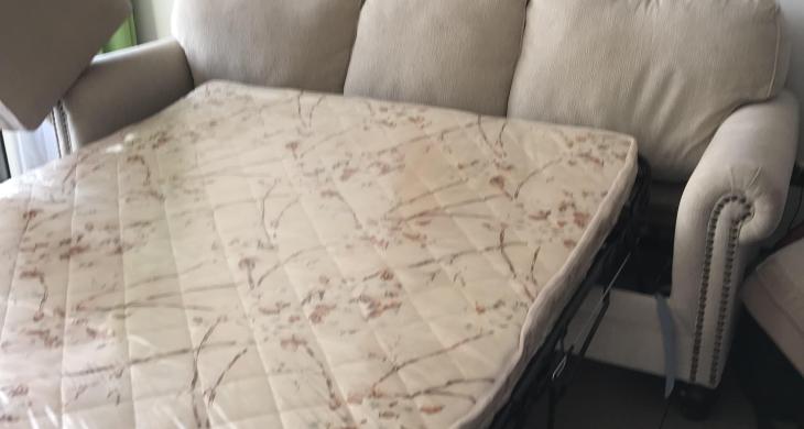 Sofá cama con colchón 