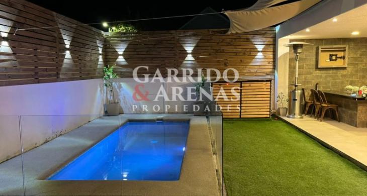 Piscina de Hormigón con vidrio de seguridad de alta calidad
